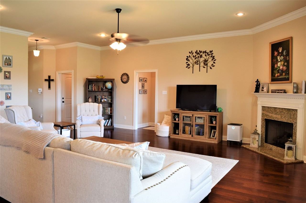 324 Camelback Dr - Photo 4 of 27