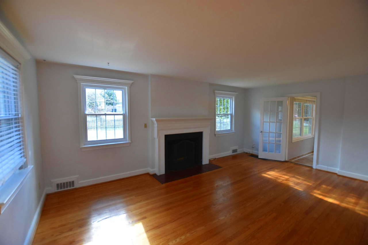 10118 Cedar Ln - Photo 3 of 26