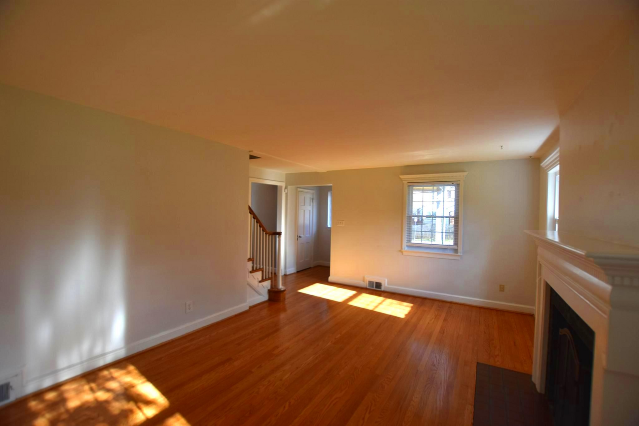 10118 Cedar Ln - Photo 4 of 26