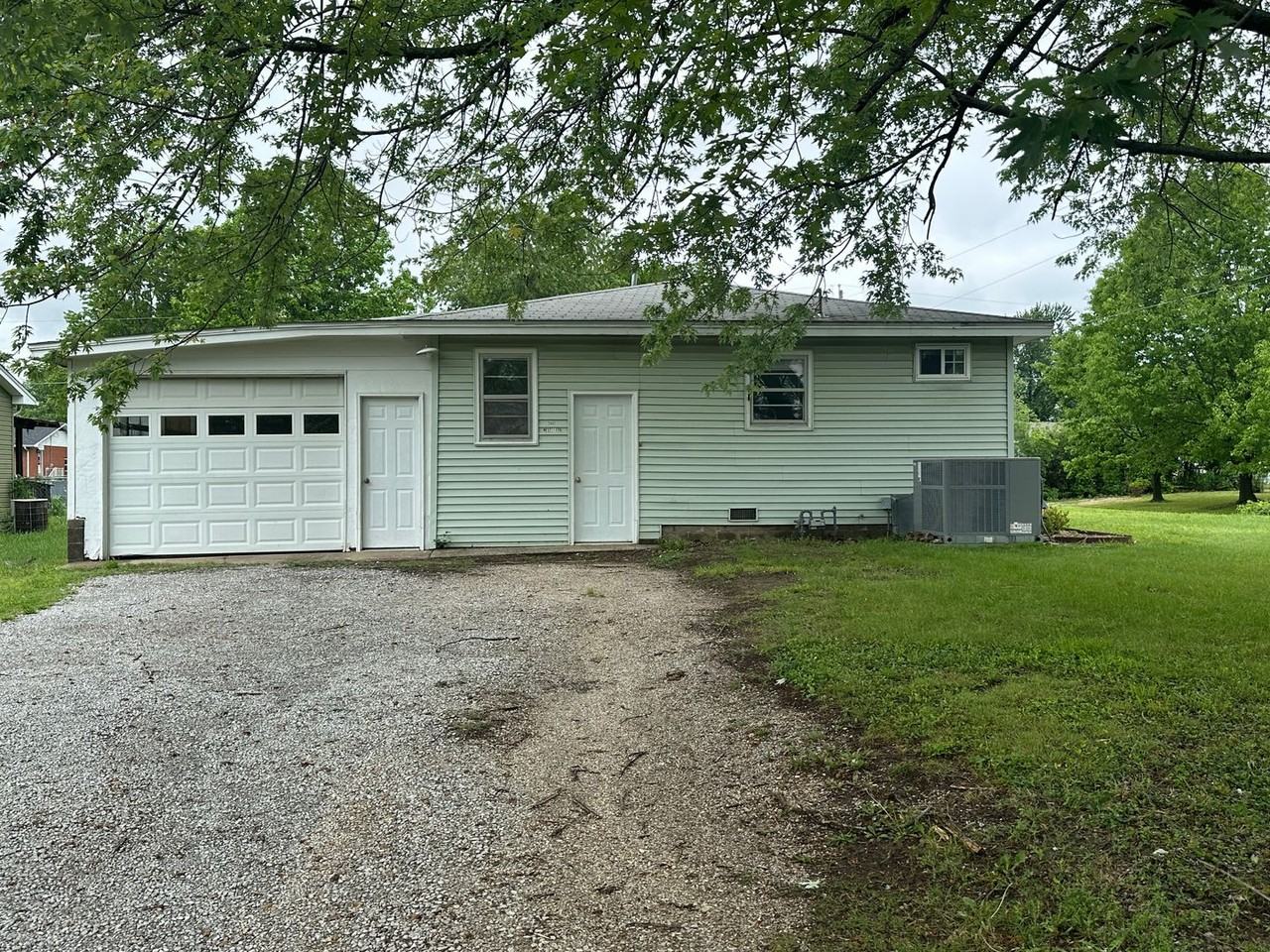 2002 W 11th St - Photo 2 of 22