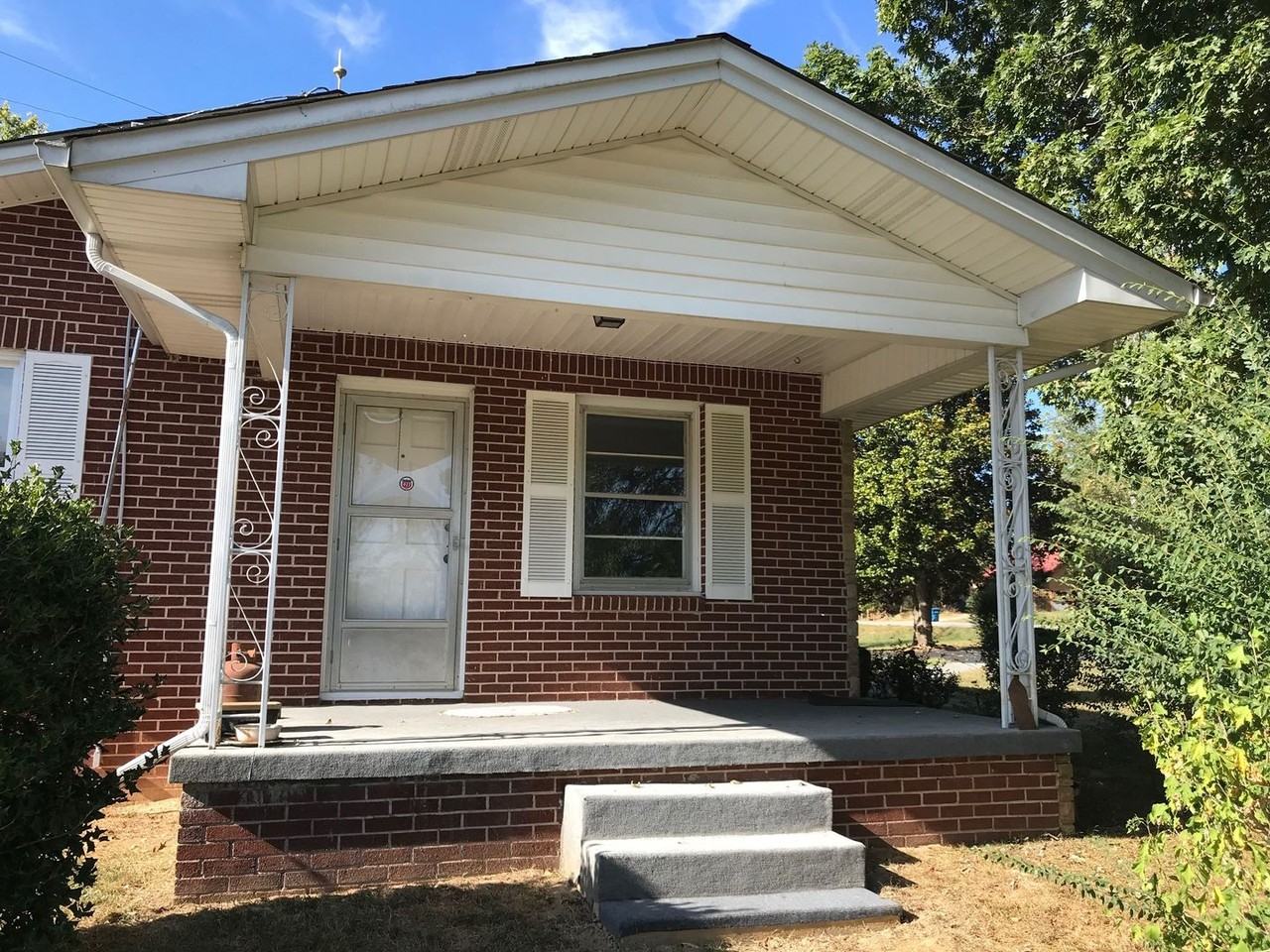 520 First Ave N - Photo 2 of 14