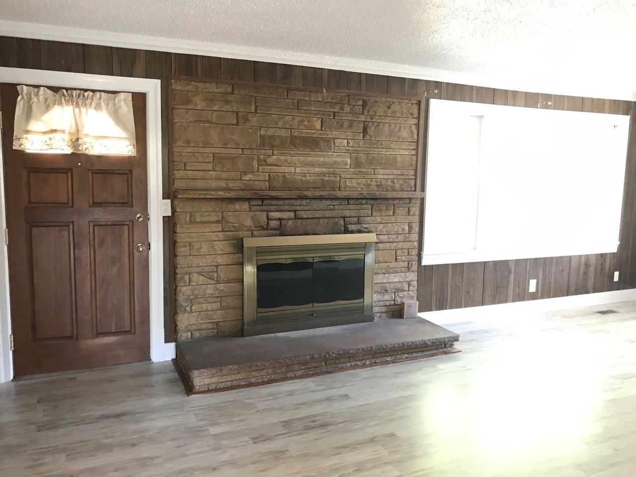 520 First Ave N - Photo 3 of 14