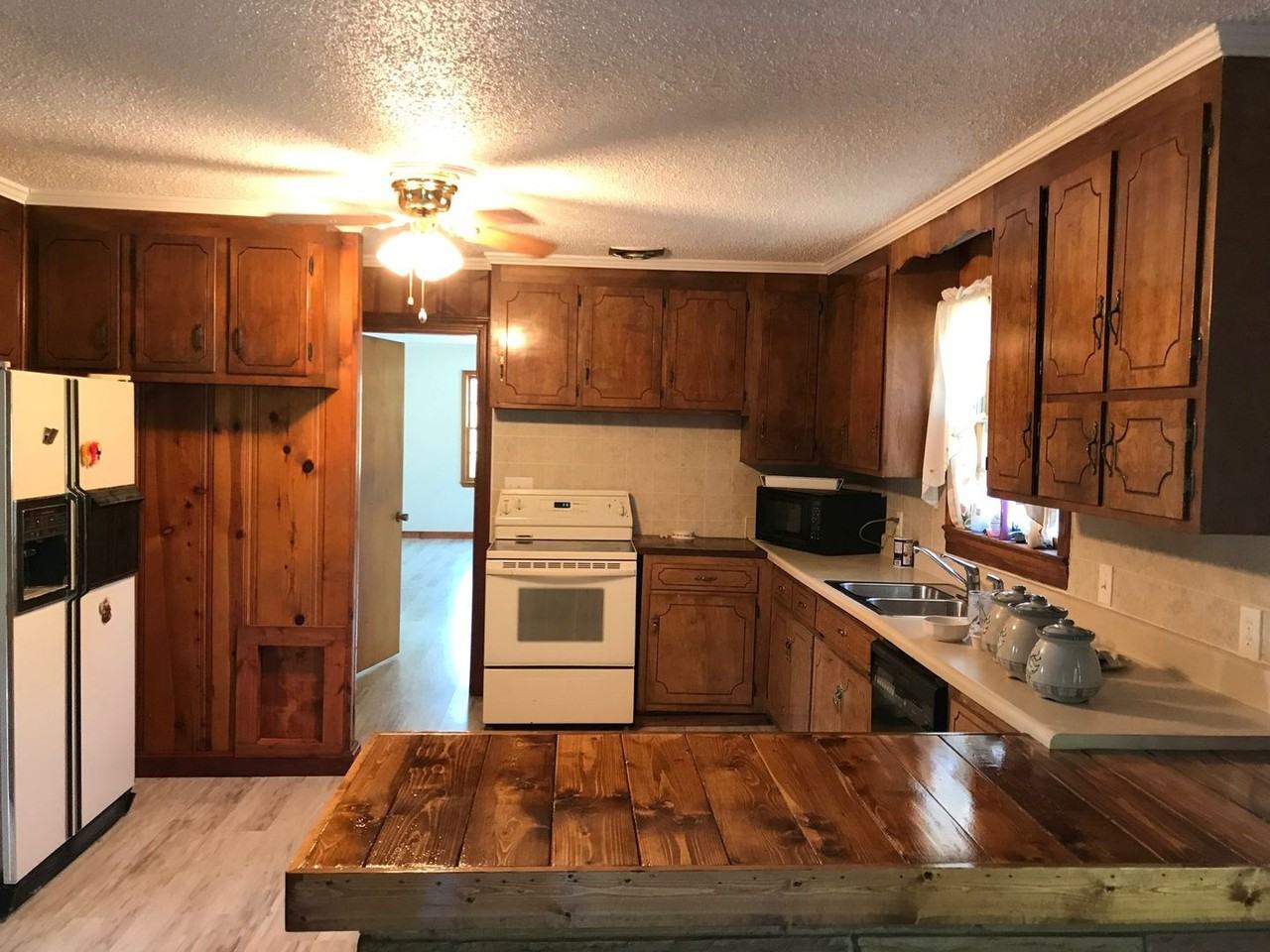 520 First Ave N - Photo 4 of 14