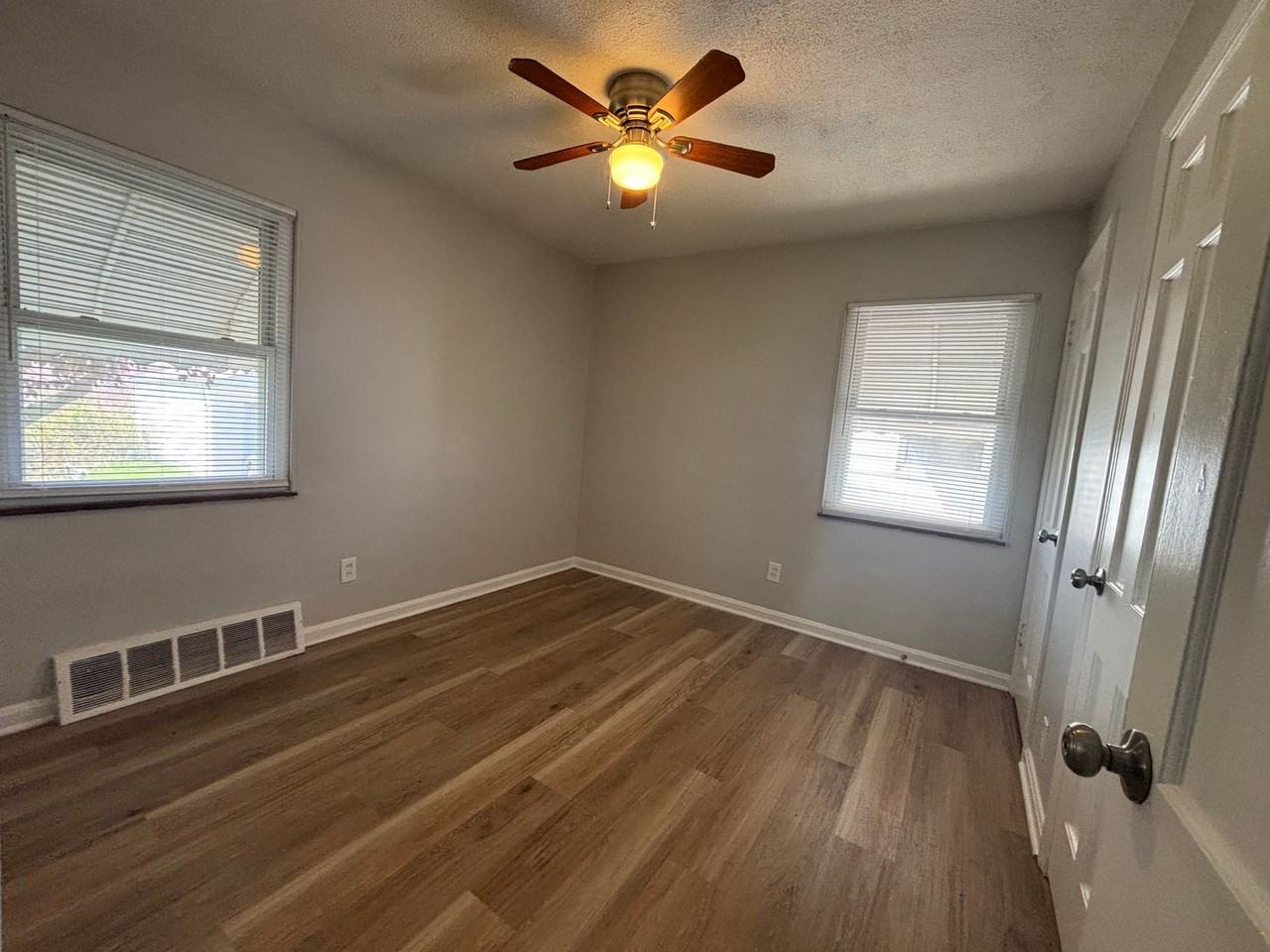 4670 E 90th St - Photo 6 of 20