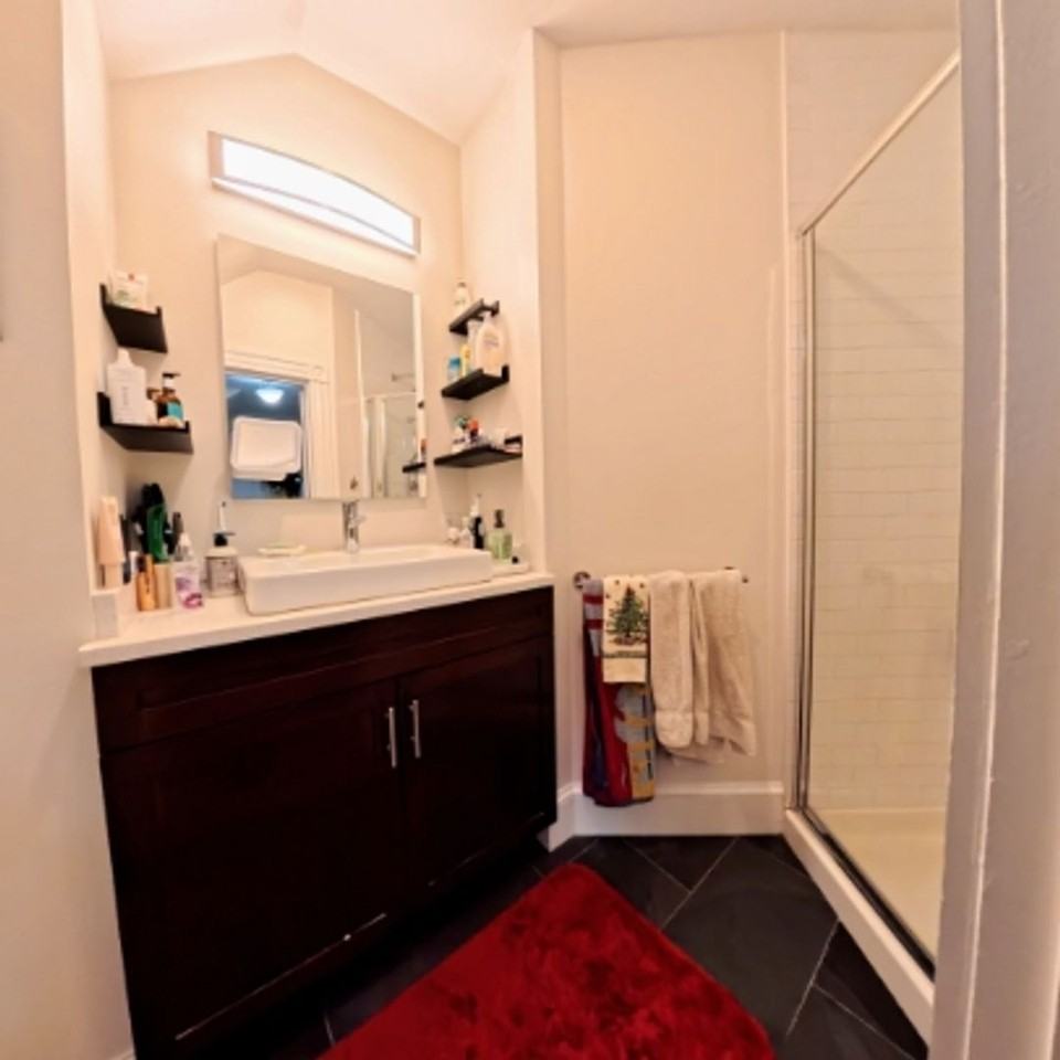191 Davis Ave - Photo 3 of 22