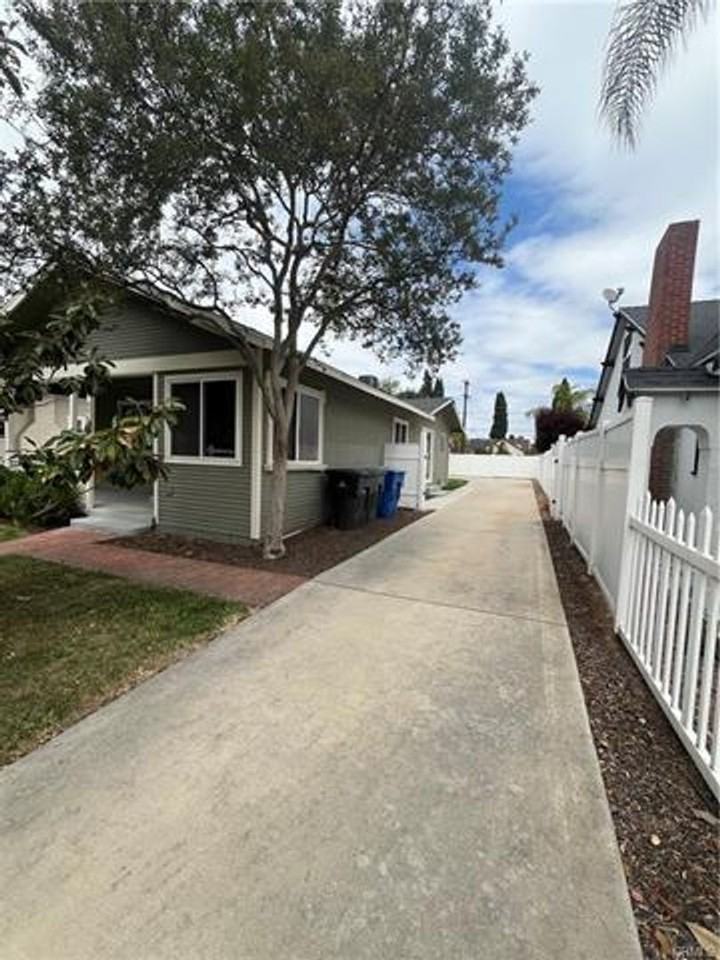 3751 Briscoe St - Photo 2 of 16