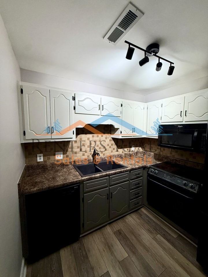 2107 Epworth Dr Ne #H - Photo 2 of 16