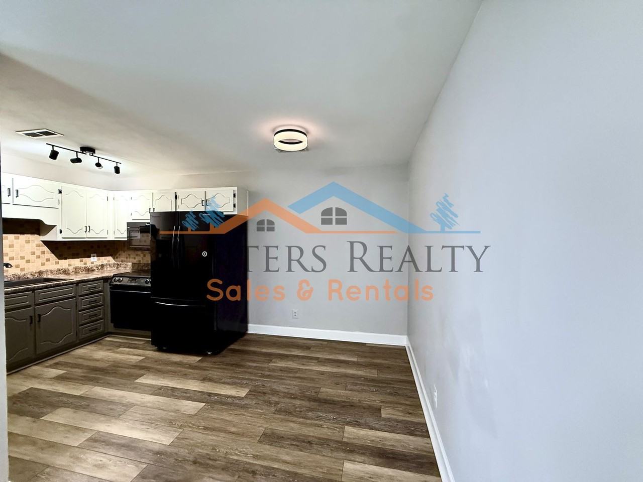 2107 Epworth Dr Ne #H - Photo 3 of 16