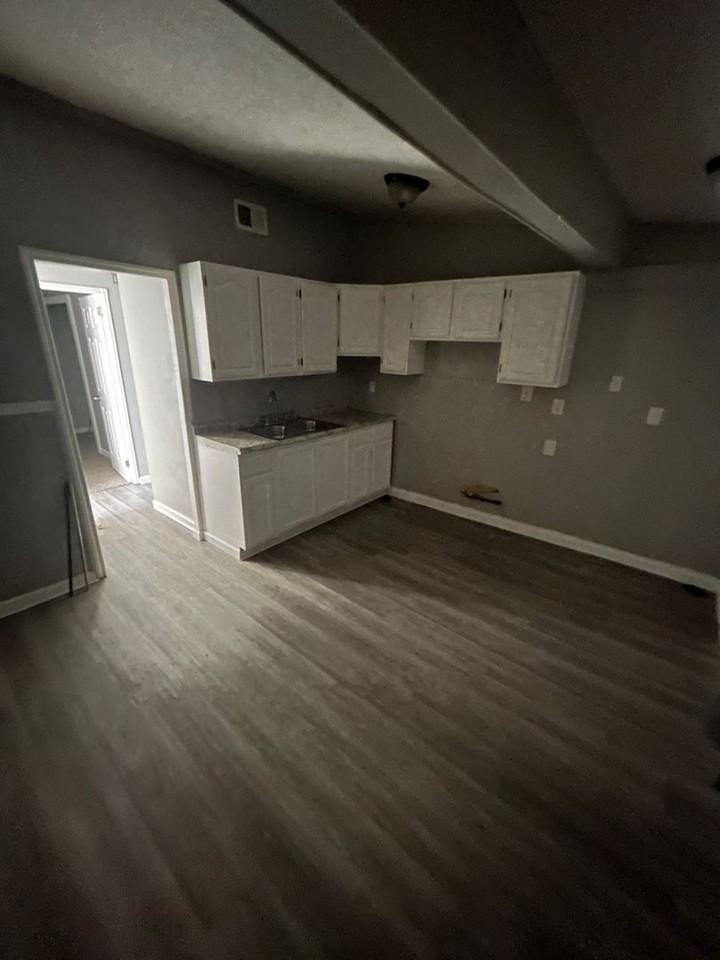 1312 Saint Raphael St - Photo 2 of 9