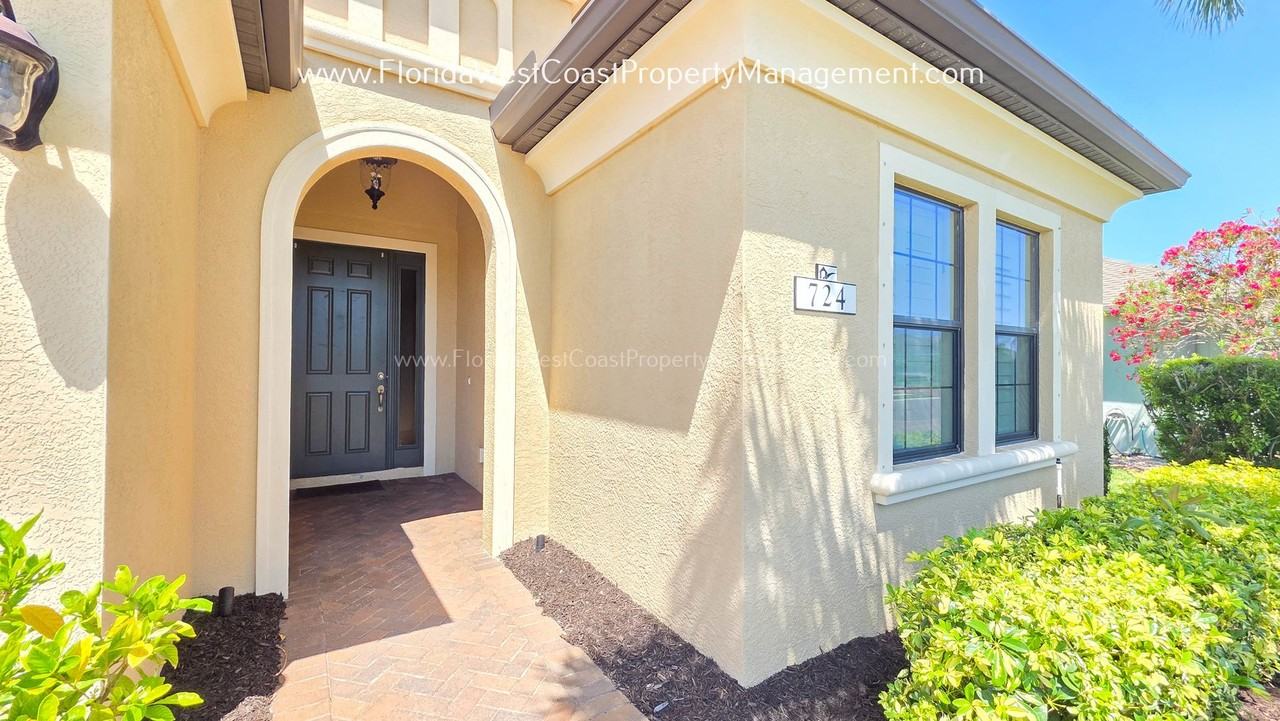 724 Rosemary Cir - Photo 2 of 46