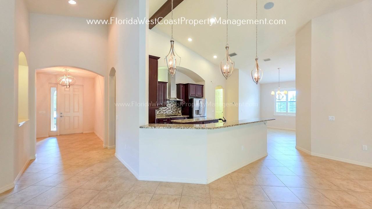 724 Rosemary Cir - Photo 4 of 46