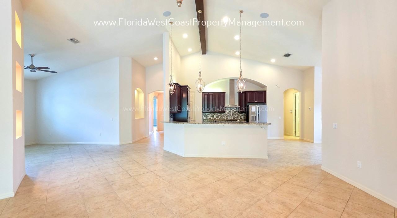 724 Rosemary Cir - Photo 5 of 46