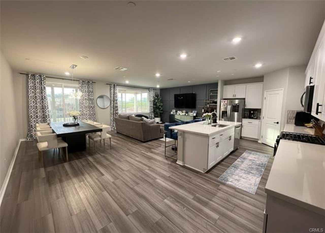 24347 Insignia Dr - Photo 5 of 12