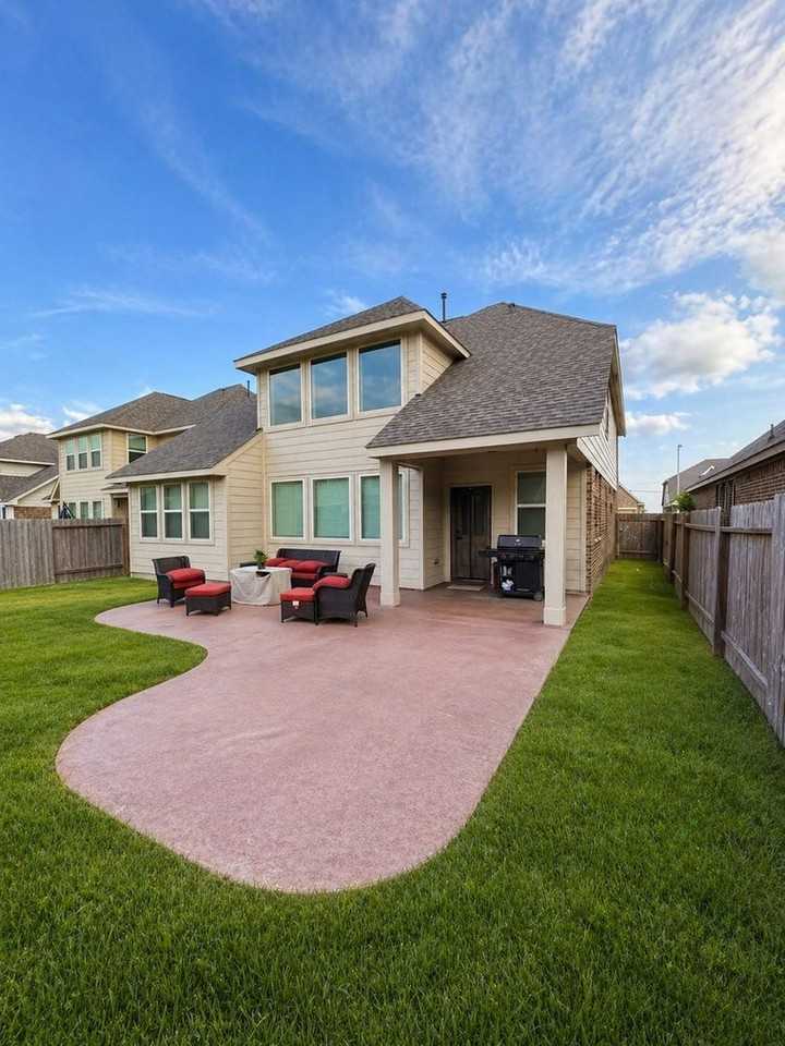 221 Ashley Way - Photo 2 of 27