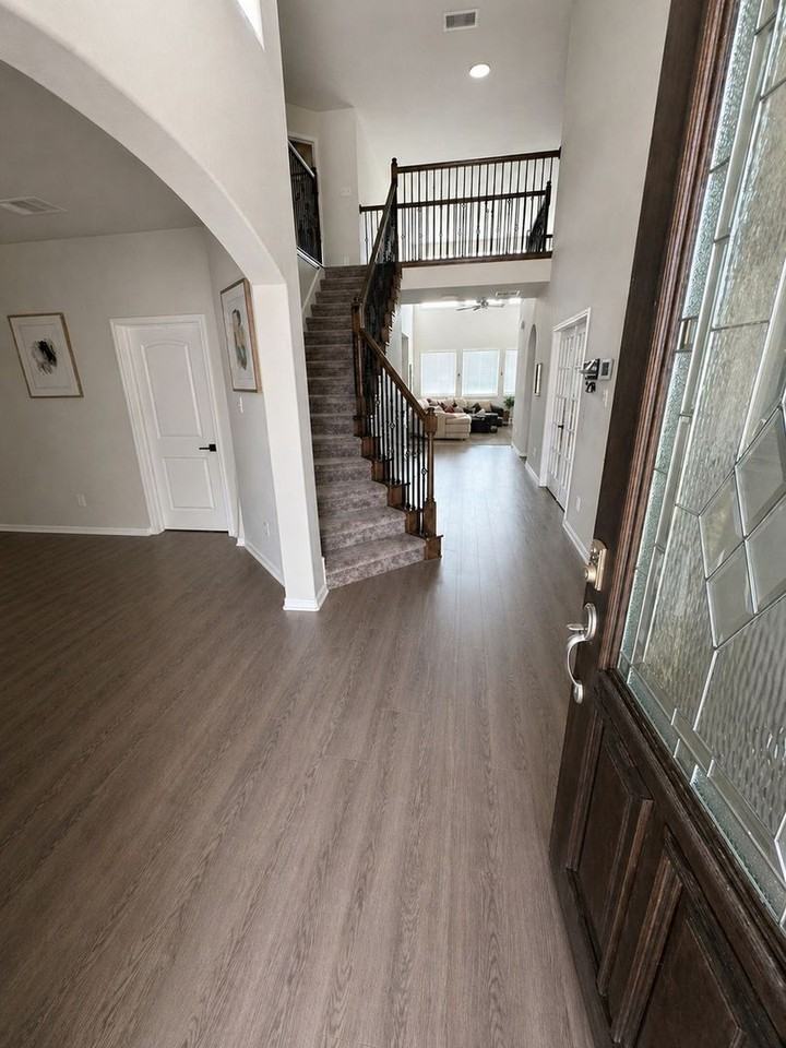 221 Ashley Way - Photo 6 of 27