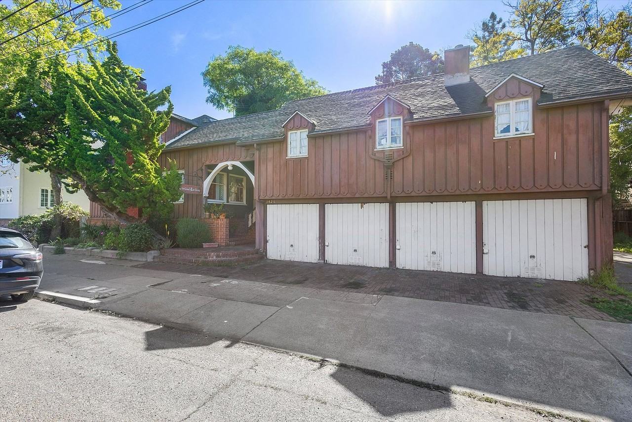 1426 Chestnut St #3 - Photo 2 of 15