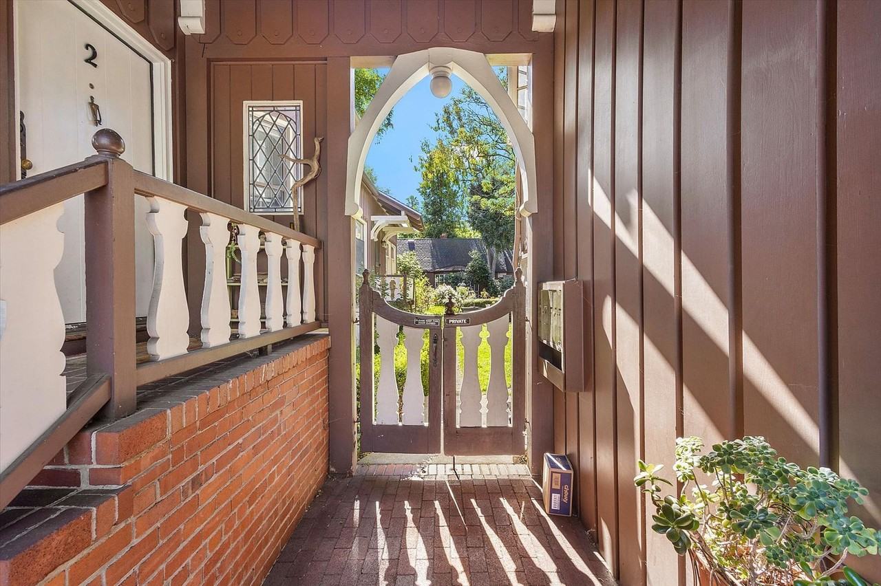 1426 Chestnut St #3 - Photo 3 of 15