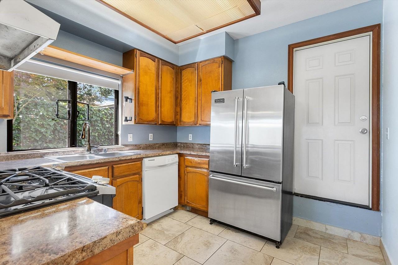 1527 Verdi St - Photo 5 of 19