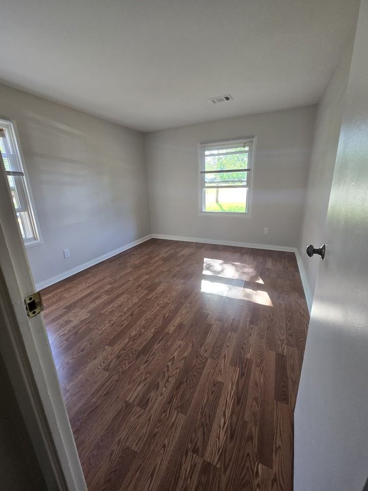 996 Brookcrest Dr #1 - Photo 6 of 12