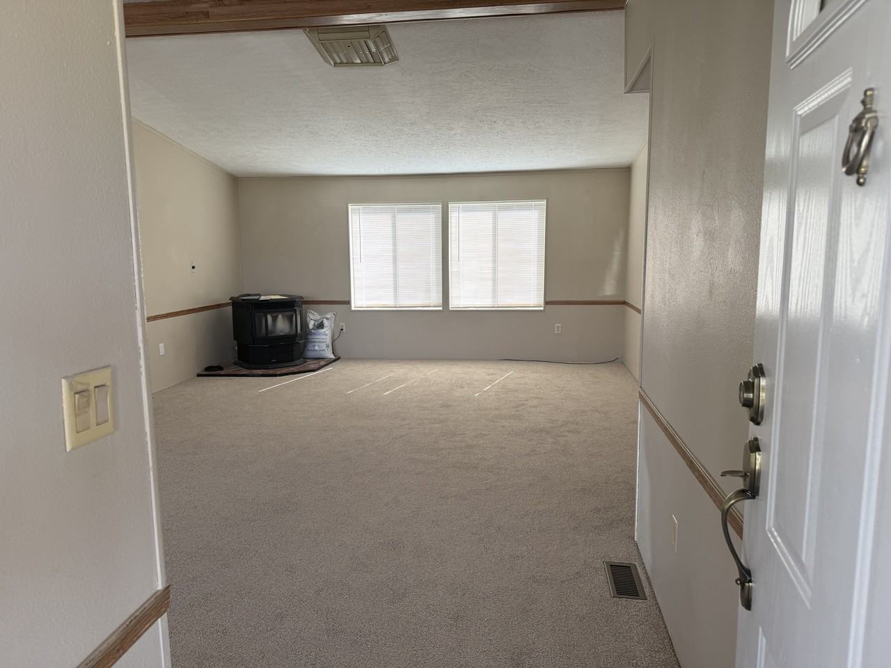 434 Gypsum Ln - Photo 3 of 23