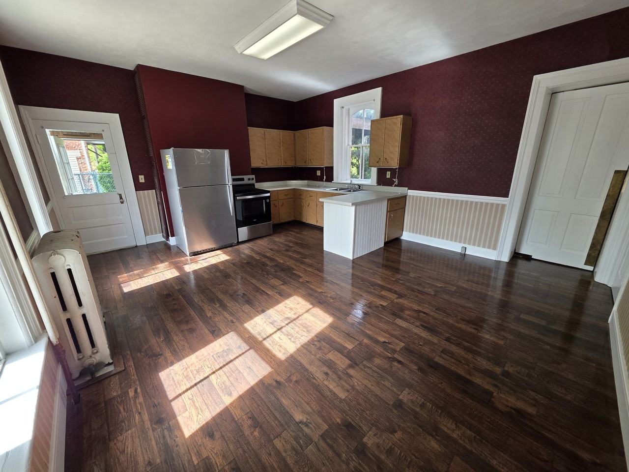 538 W 8th St #538-1stFL - Photo 5 of 17
