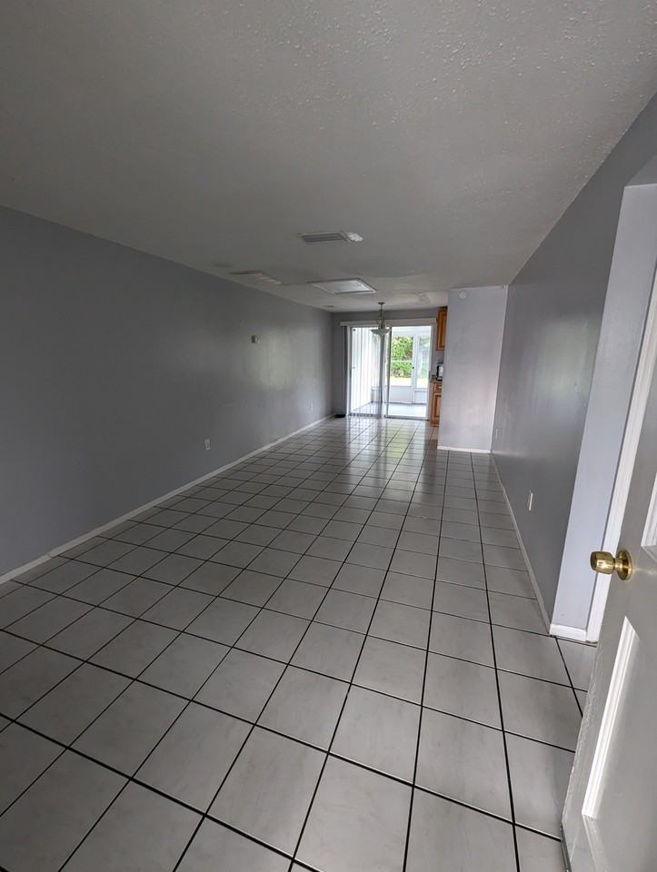 4906A 21st St W #4906A - Photo 5 of 33