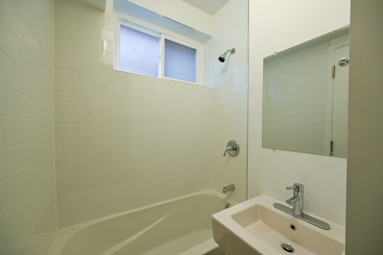 1 A Leonard Avenue #2 - Photo 5 of 17