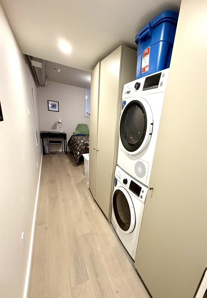 43 Stirling Ave - Photo 7 of 10