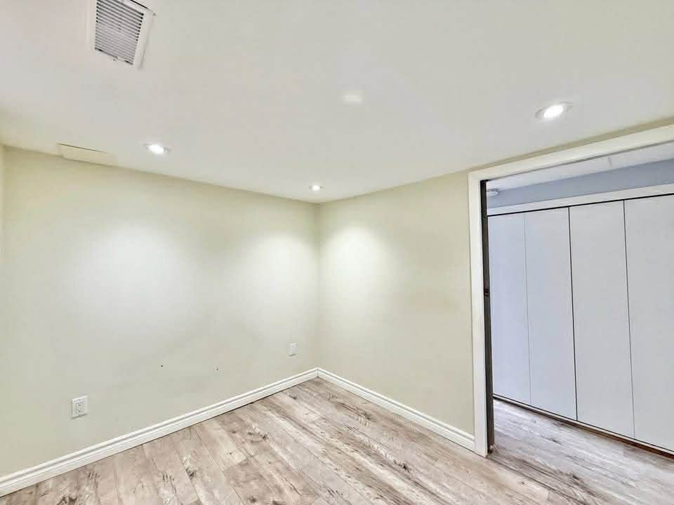 8 Hatherley Road - Photo 4 of 5