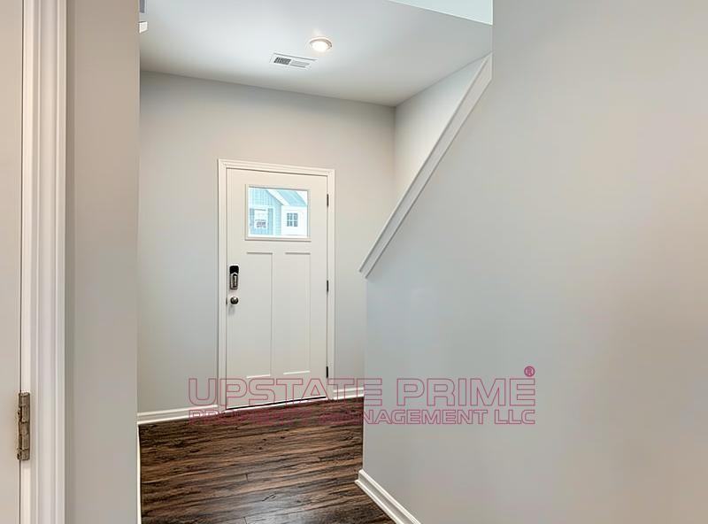 610 Poinsett Bridge Way - Photo 2 of 20