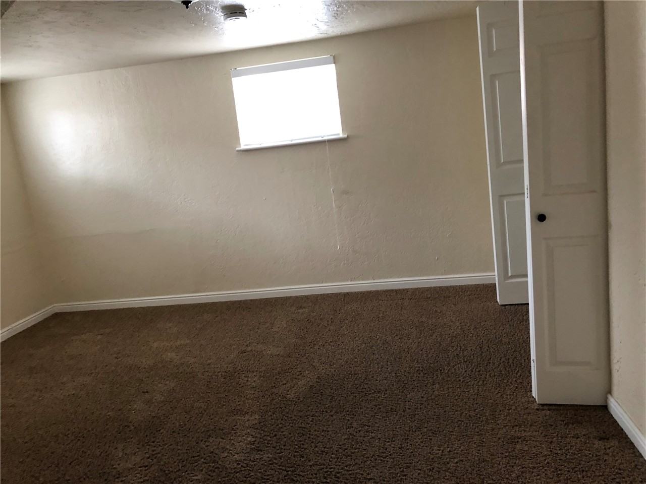 210 E Truman Ave - Photo 5 of 12