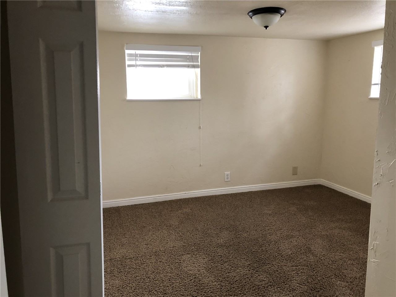 210 E Truman Ave - Photo 6 of 12