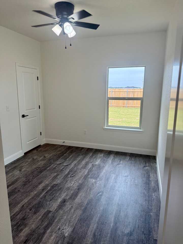 19101 Mid Country Blvd #D - Photo 4 of 11