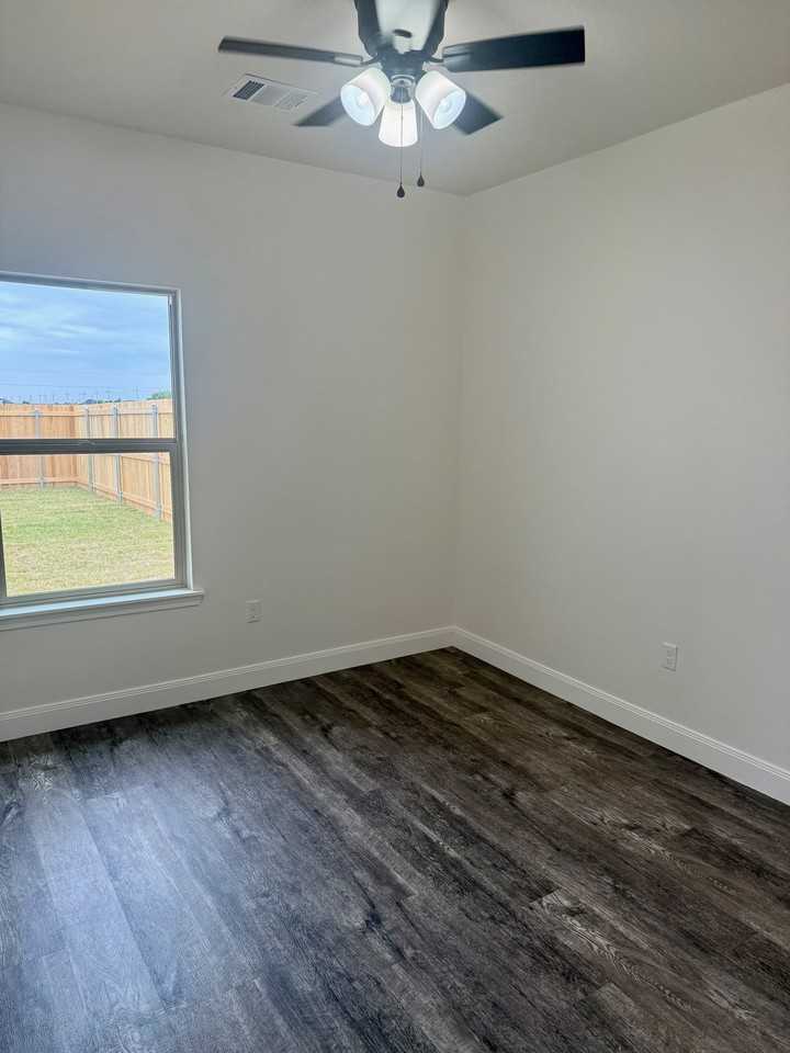 19101 Mid Country Blvd #D - Photo 5 of 11