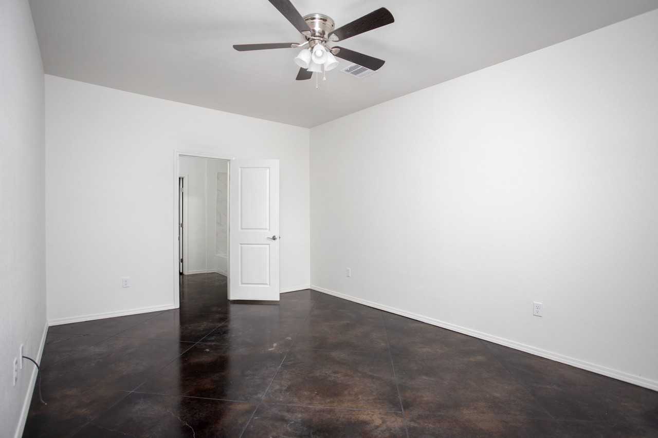 9929 Digby Ln - Photo 2 of 22