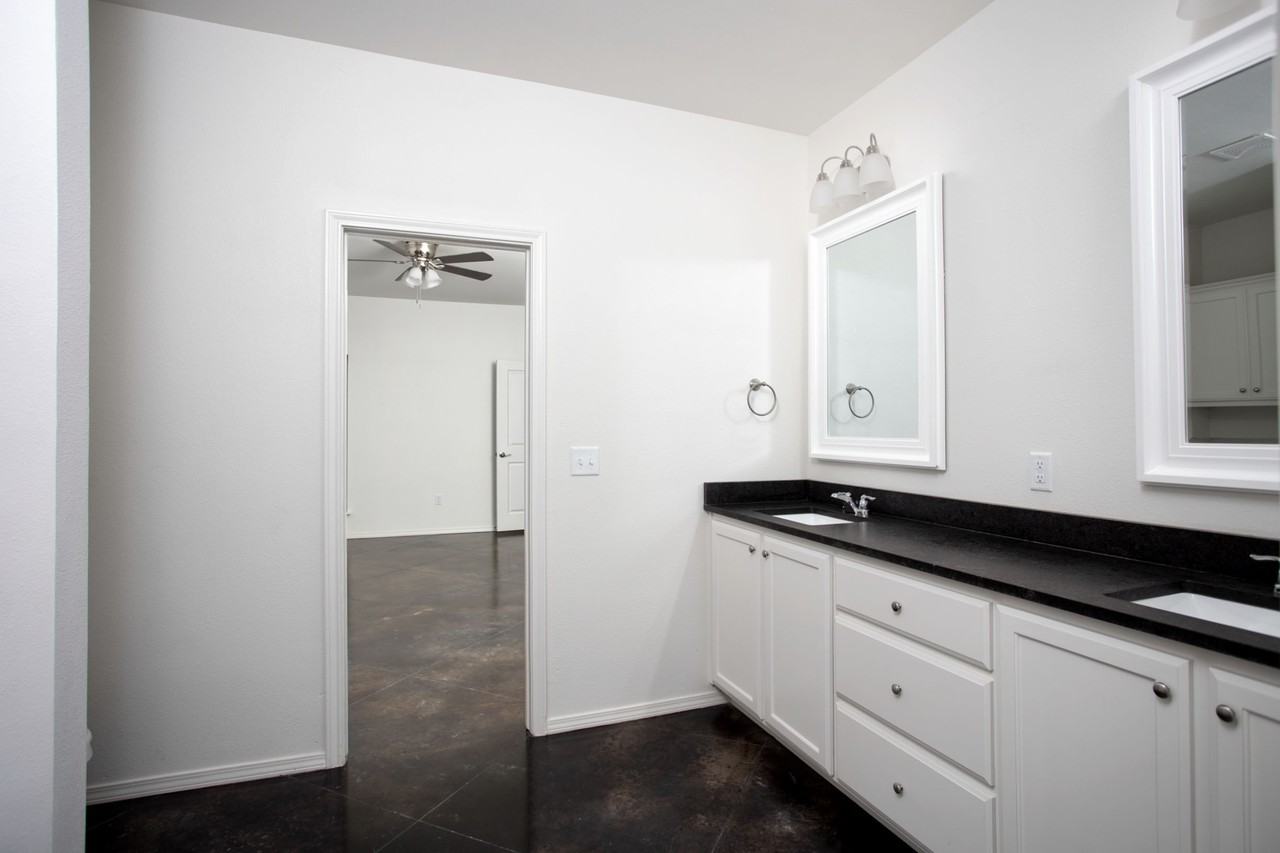 9929 Digby Ln - Photo 7 of 22