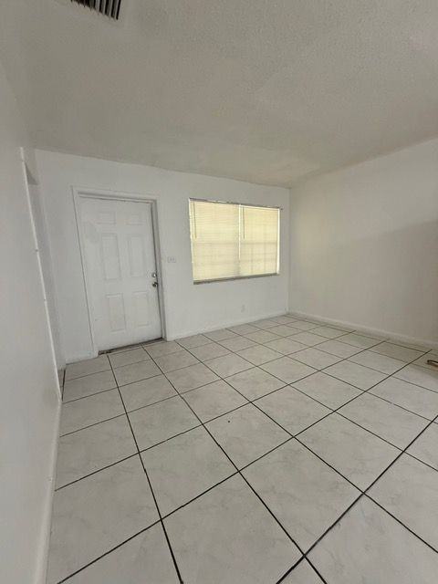 1125 Nw 5th Ave ##2 - Photo 6 of 9