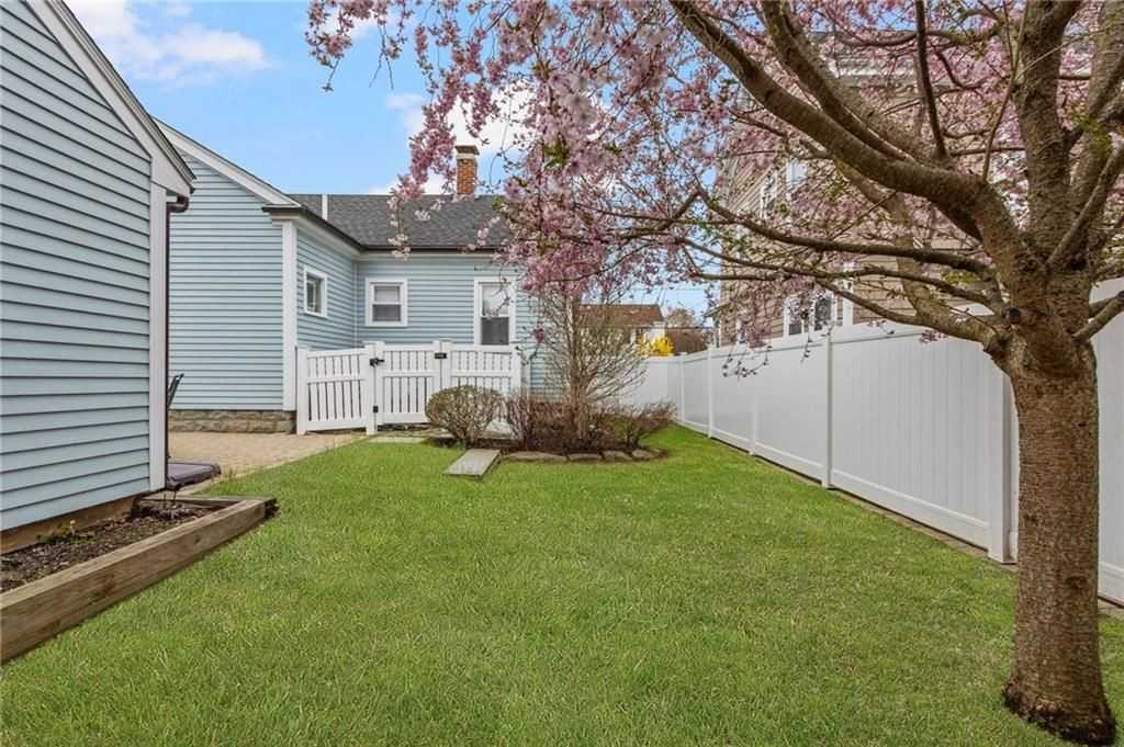 11 Eustis Ave - Photo 5 of 29