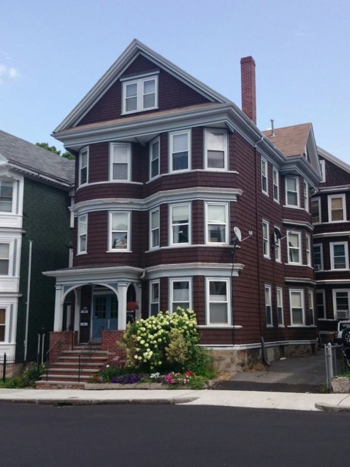122 Nott St - Photo 2 of 9