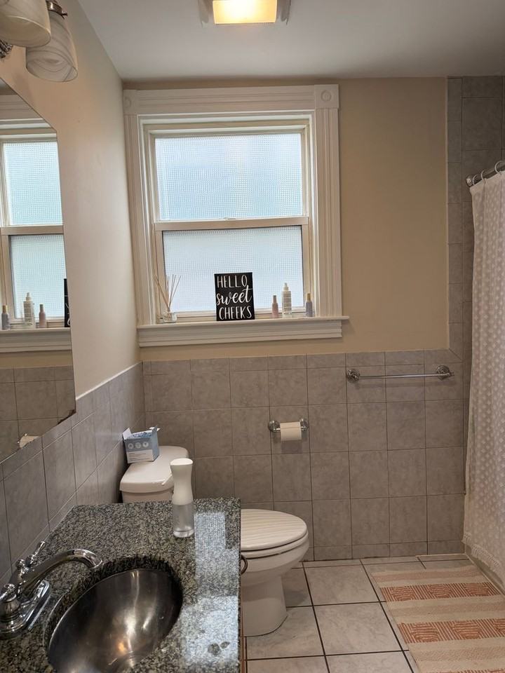 122 Nott St - Photo 7 of 9