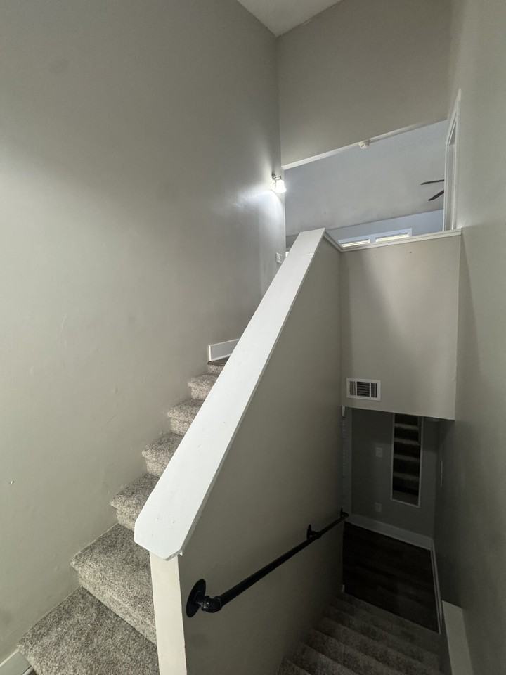 3853 Trotter Rd - Photo 5 of 10