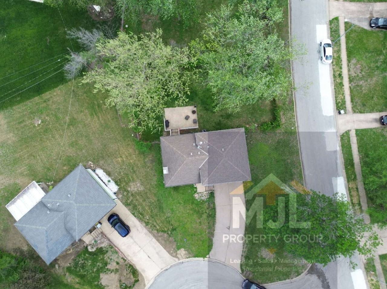 5908 E 95th Ter - Photo 3 of 19