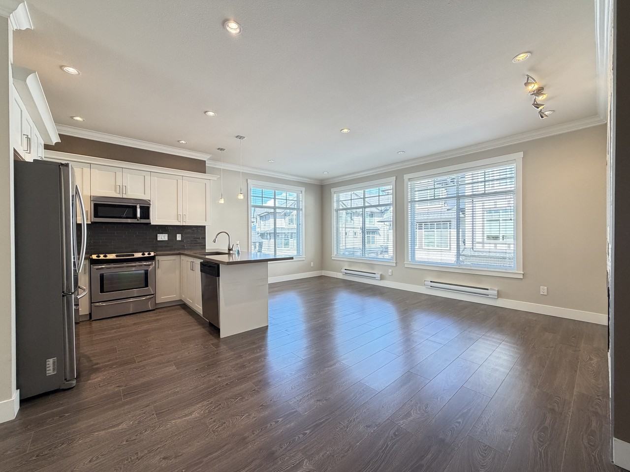 7090 180 Street - Photo 7 of 26