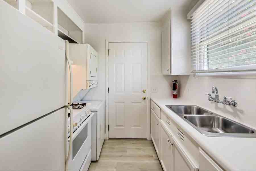 143 Alma St #02 - Photo 2 of 25
