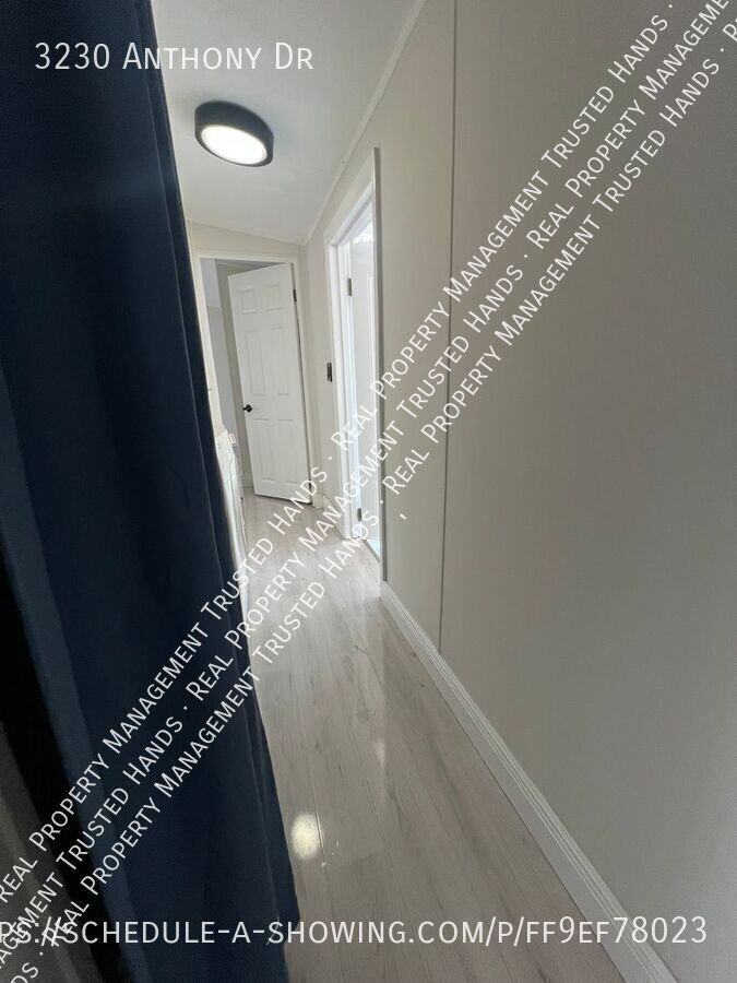 3230 Anthony Dr - Photo 3 of 25