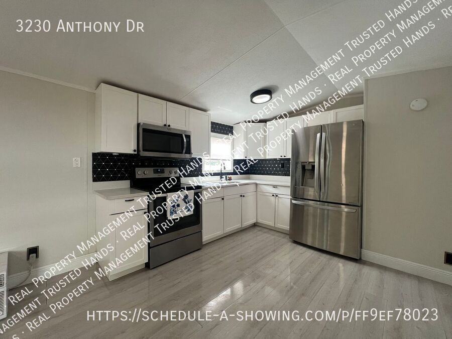 3230 Anthony Dr - Photo 4 of 25