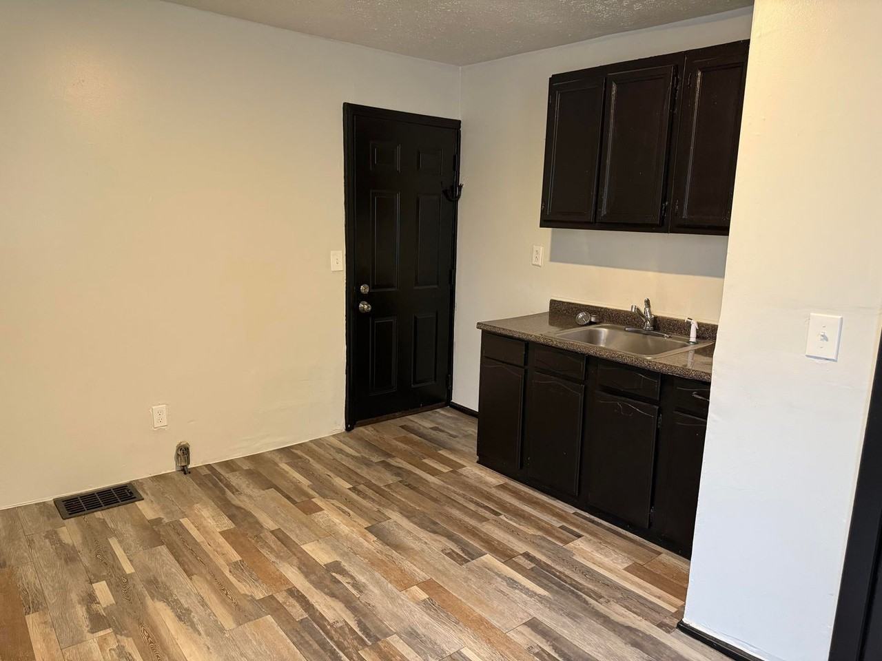 710 Jay - Photo 2 of 19