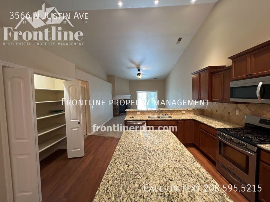 3566 N Justin Ave - Photo 5 of 19