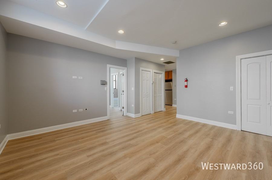 2034 W Arthur Ave #G - Photo 4 of 10