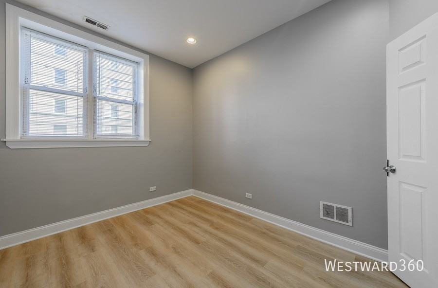 2034 W Arthur Ave #G - Photo 6 of 10